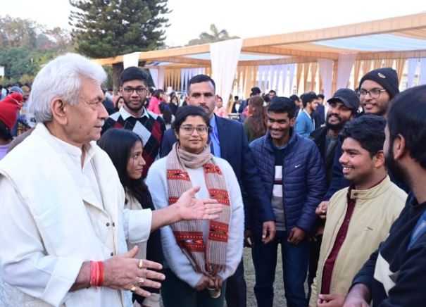 'जम्मू-कश्मीर राजभवन ने मनाया उत्तर प्रदेश स्थापना दिवस | '